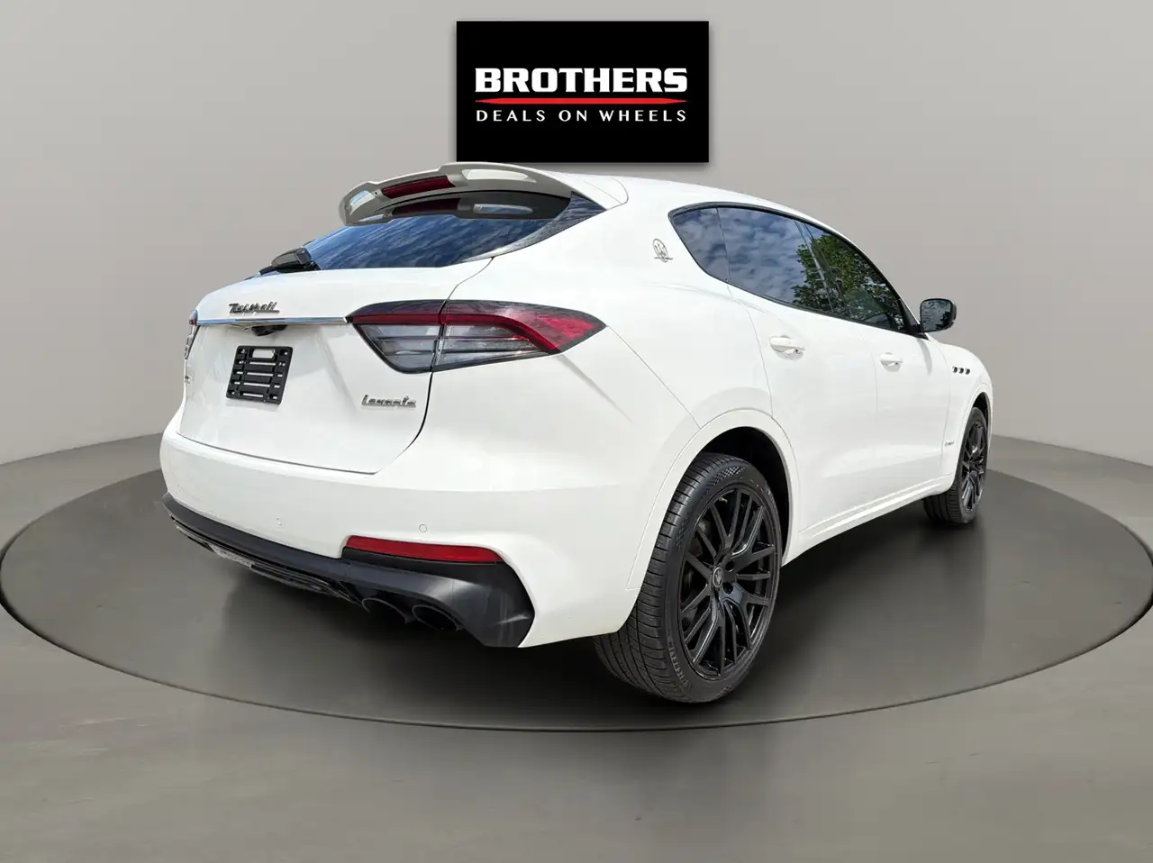 Maserati Levante снимка Maserati Levante