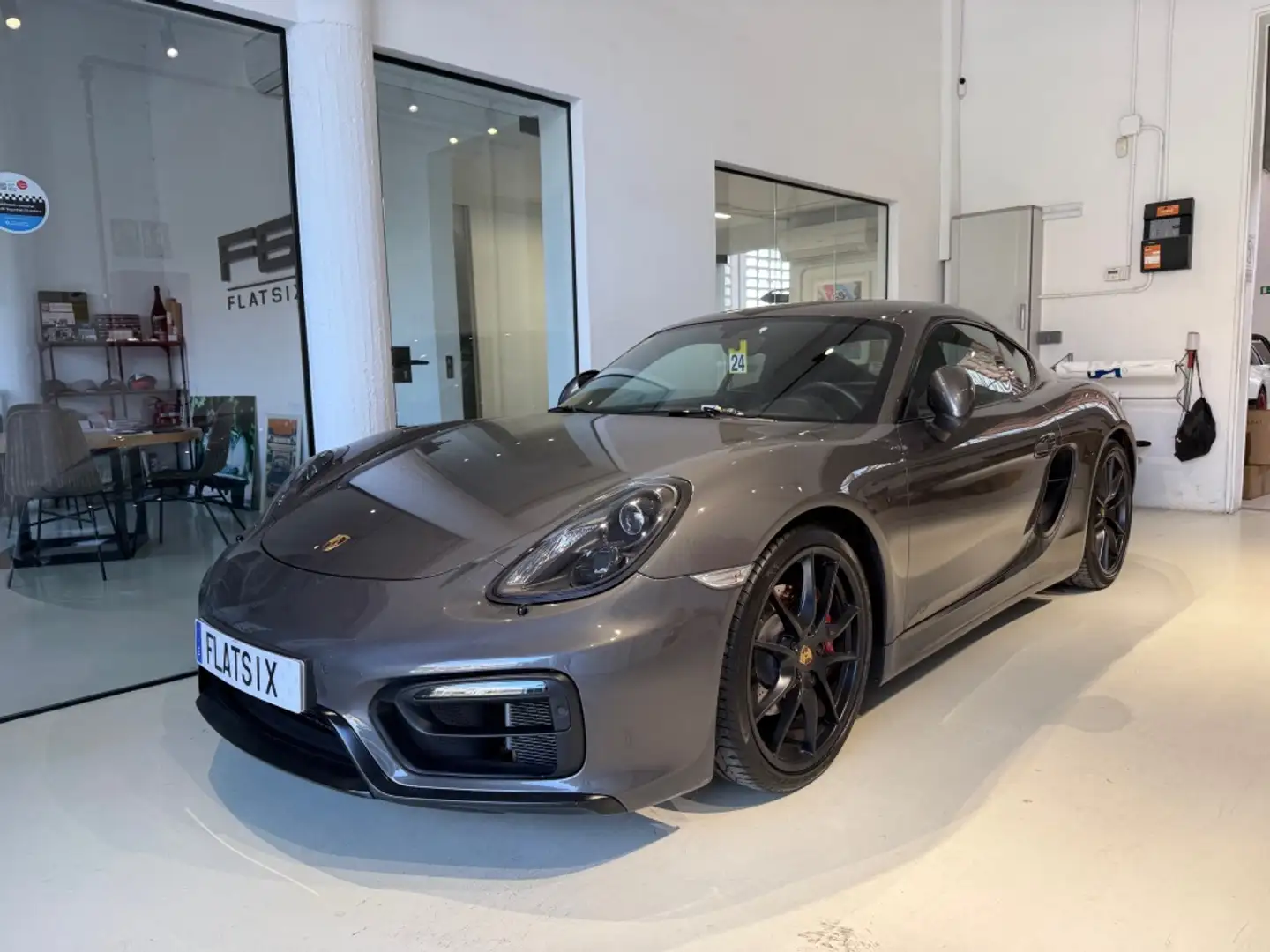 Porsche Cayman GTS PDK Gris - 1
