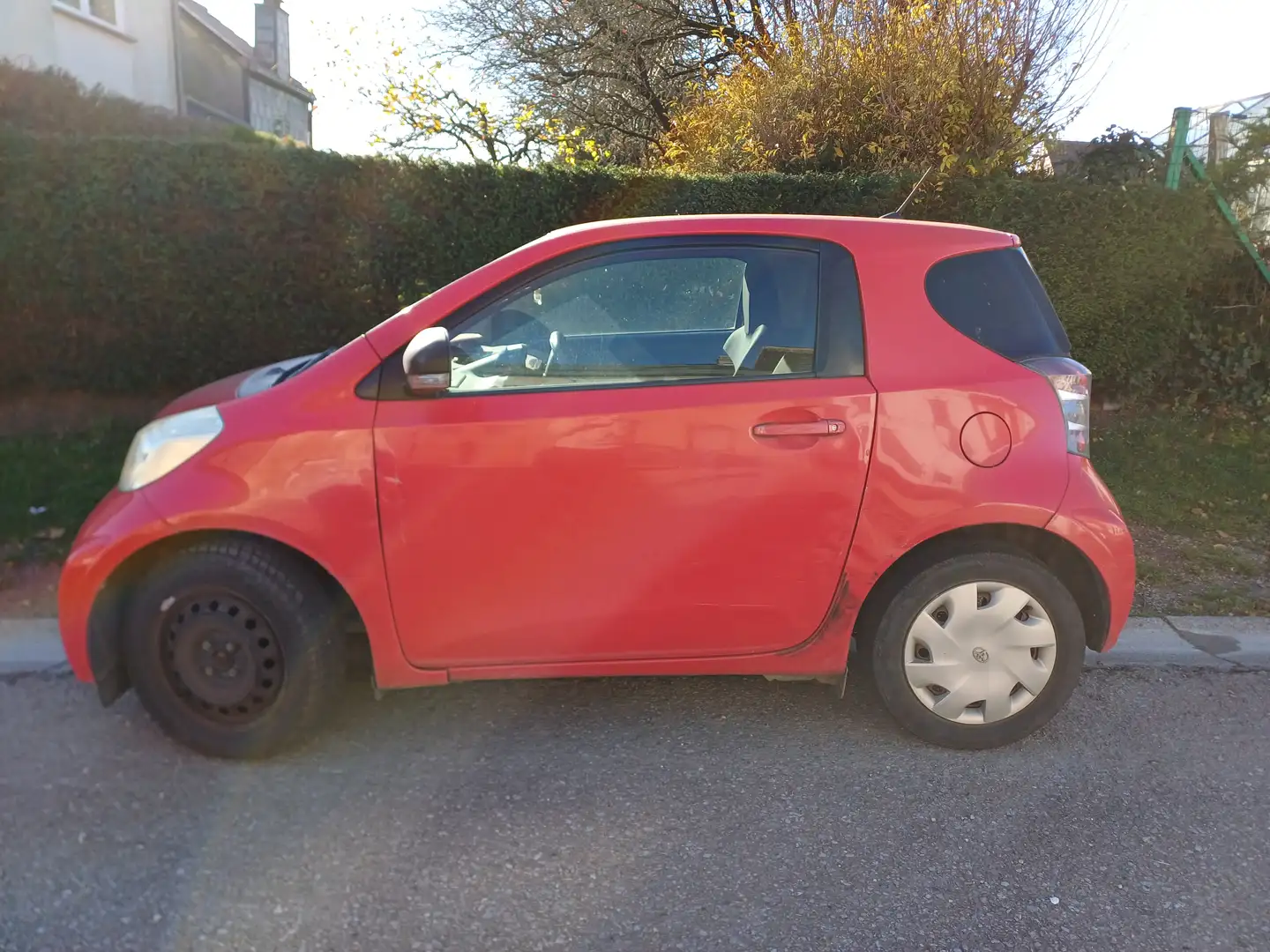 Toyota iQ iQ 1.0i VVT-i Terra Rouge - 1