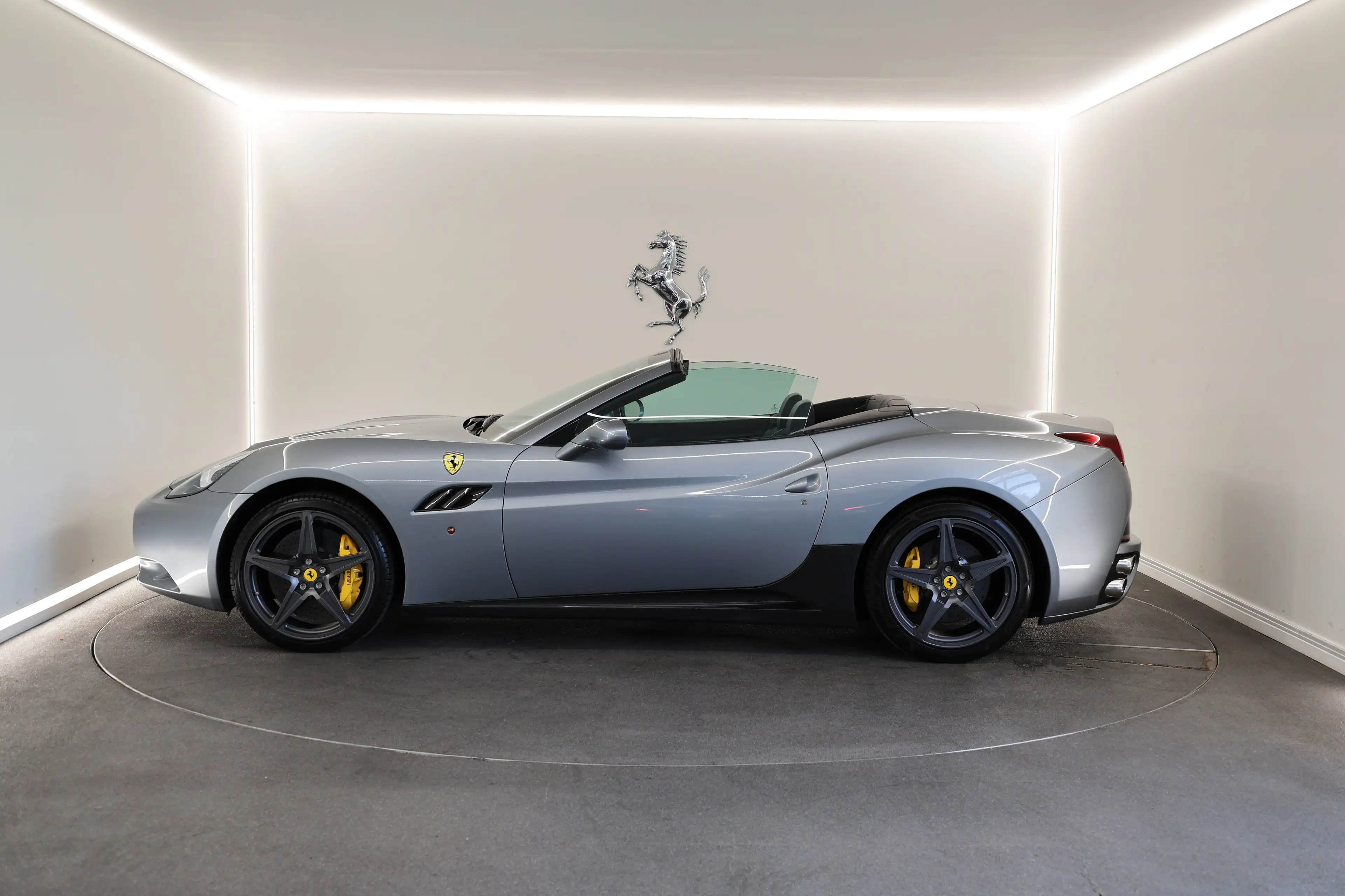 Ferrari California Grigio Titanio / 1 Year Warranty — photo 3