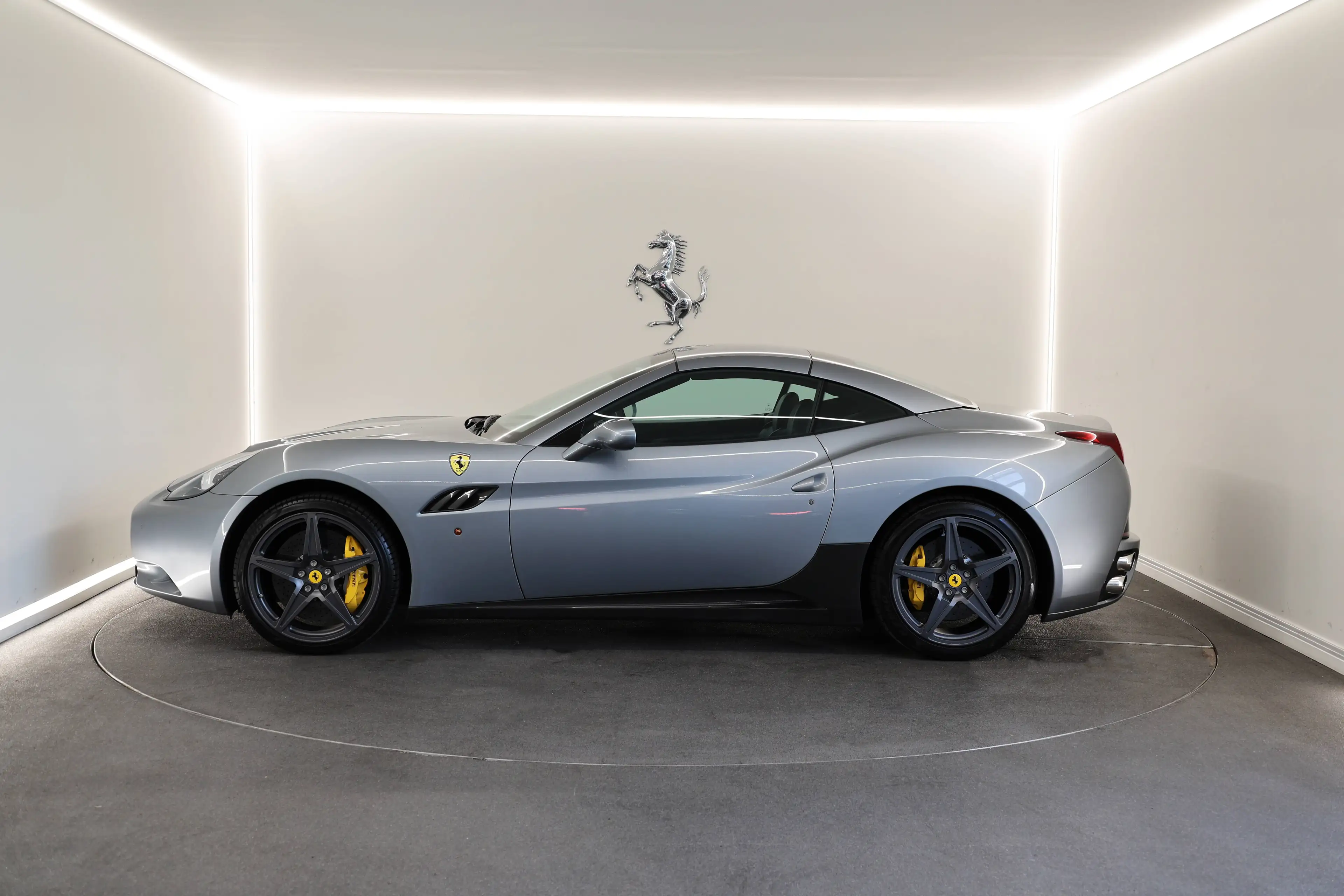 Ferrari California Grigio Titanio / 1 Year Warranty — photo 12