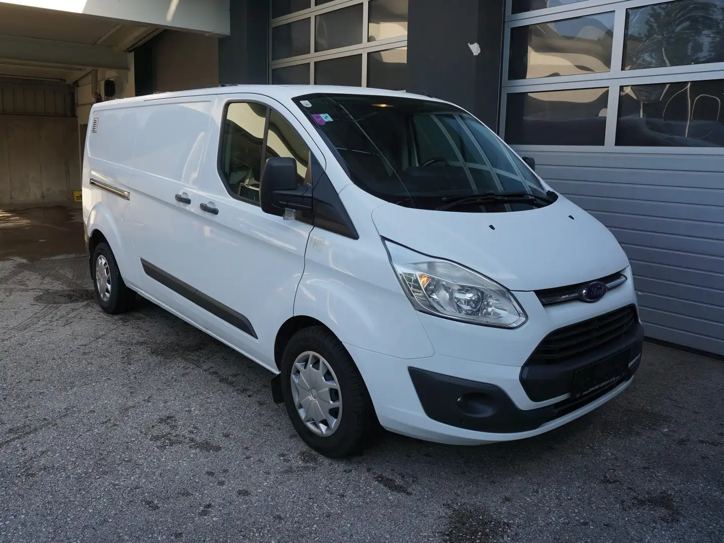 Ford Transit Custom 340 L2 neuer Motor bei 140000 Weiß - 1