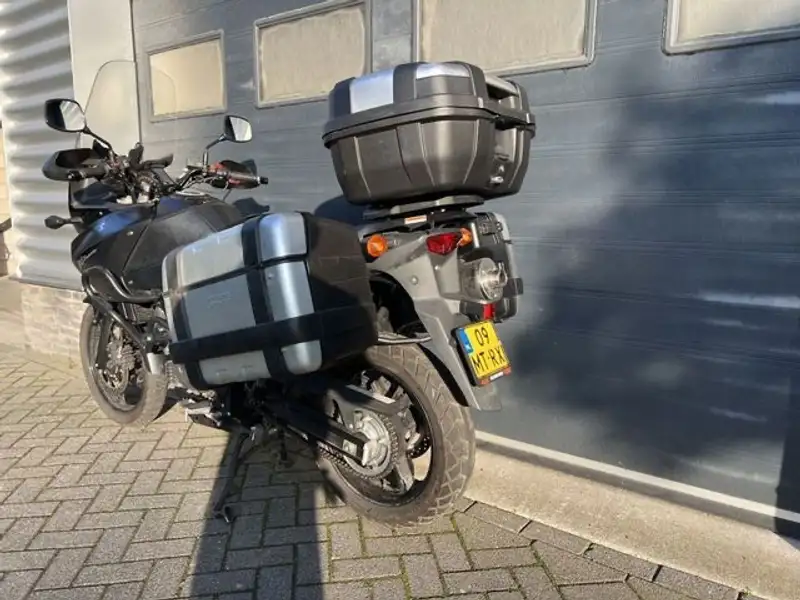 Suzuki V-STROM 650 - foto 6