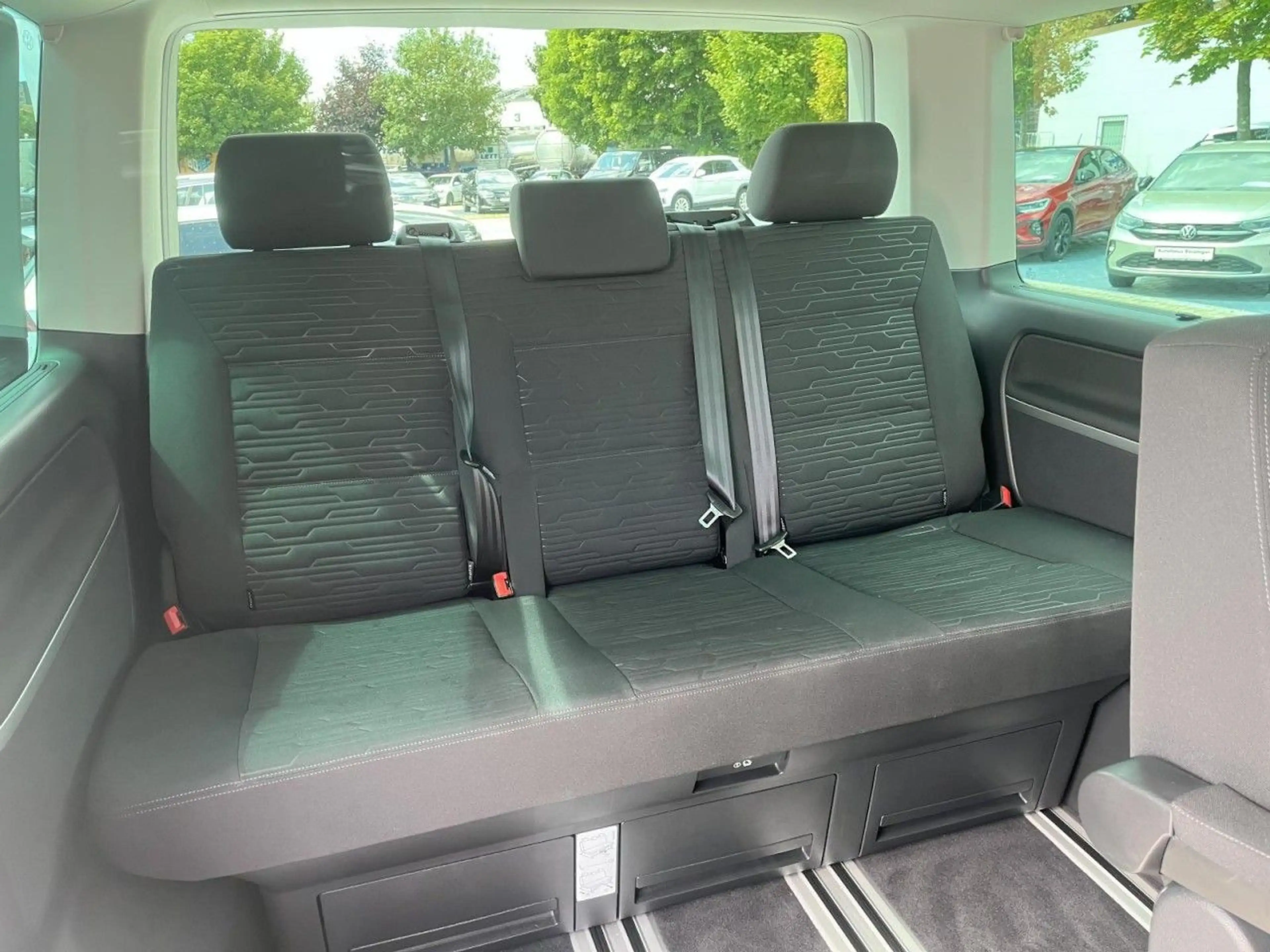 Volkswagen T6.1 Multivan Comfortline 2,0 TDI DSG 4Motion (L — photo 9