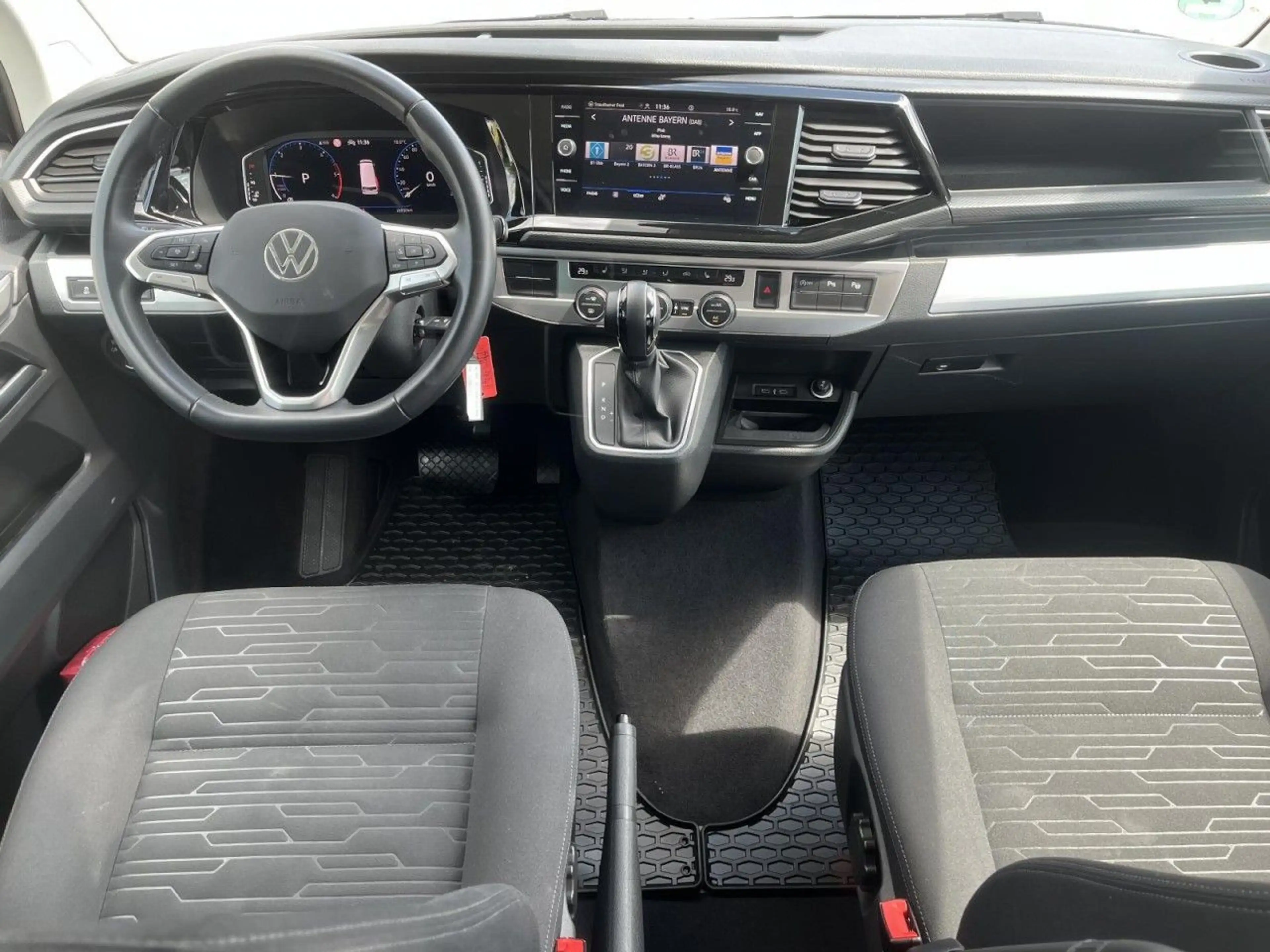 Volkswagen T6.1 Multivan Comfortline 2,0 TDI DSG 4Motion (L — photo 15