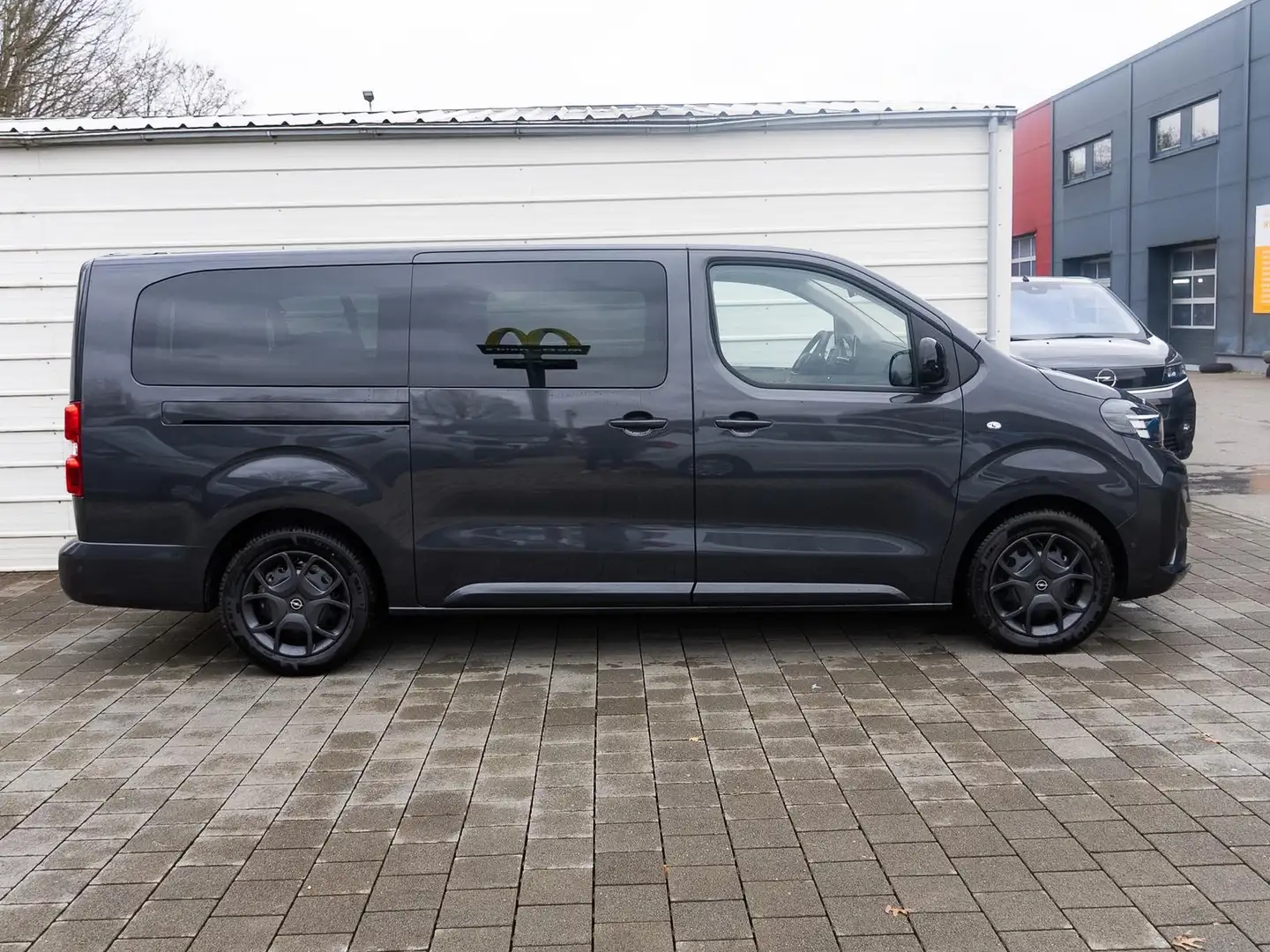 Opel Zafira Life Business Edition 2.0 D AT8 *NAVI*KAMERA*SHZ 130... Grau - 2