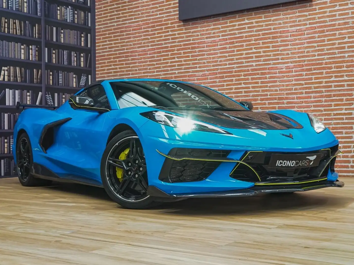Chevrolet Corvette C8 Stingray Blau - 2