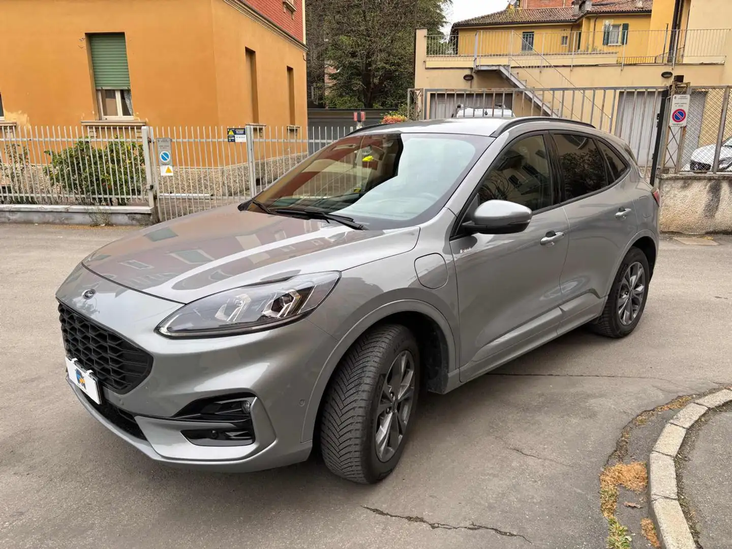 Ford Kuga 2.5 Full Hybrid 190 CV CVT 2WD ST-Line X Design Grijs - 1