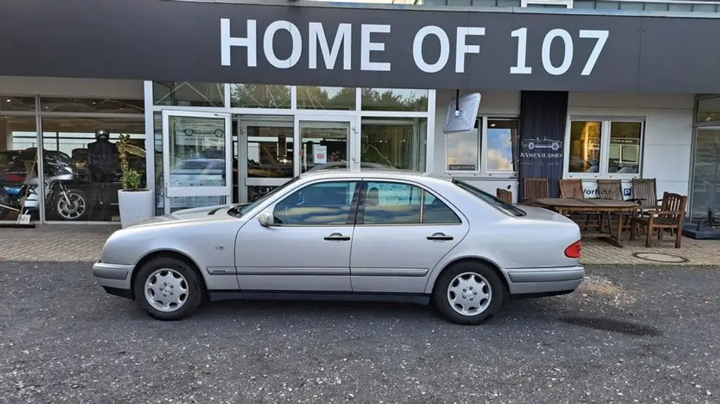 Mercedes-Benz E 230 1995 из Европы — купить под ключ