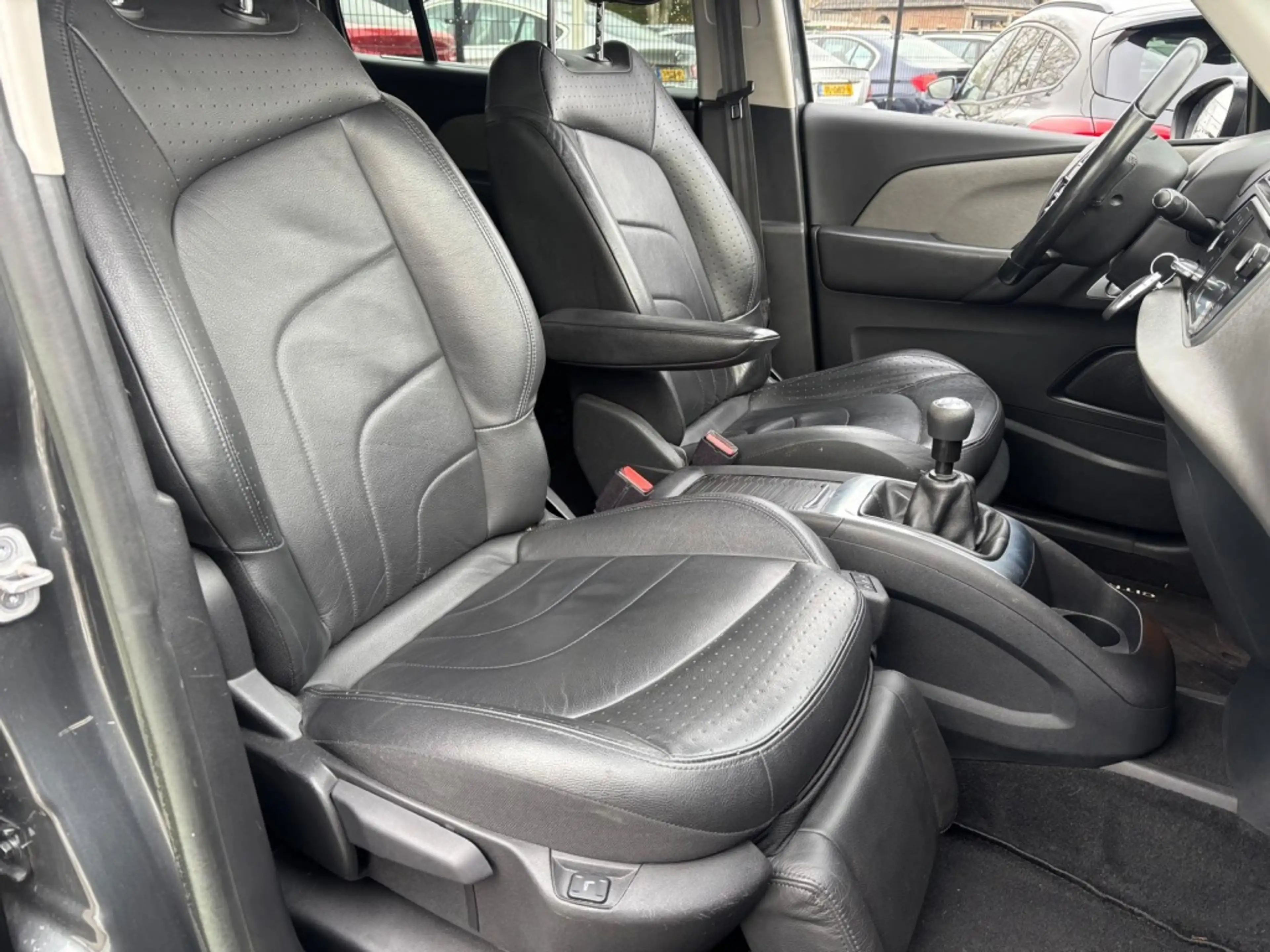 Citroen Grand C4 Picasso 1.6 Benzine 7-Persoons 2014 Trekhaak Leer — photo 11