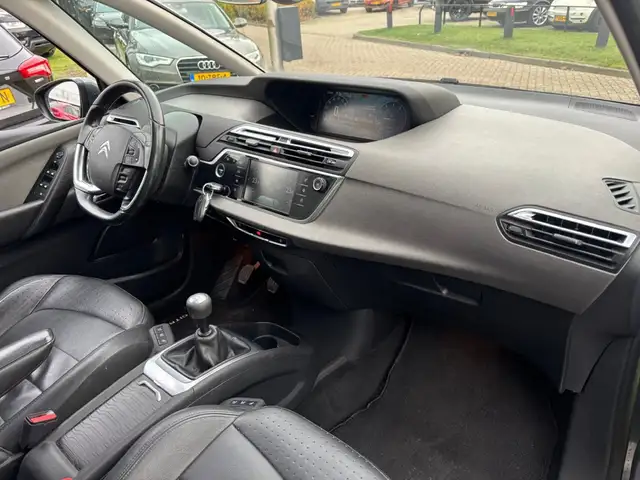 Citroen Grand C4 Picasso view 10