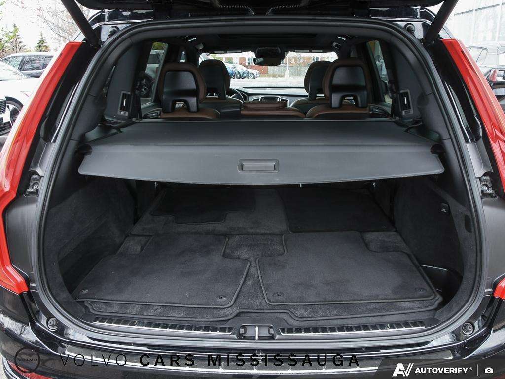 2022 Volvo XC90 Momentum thumb 11