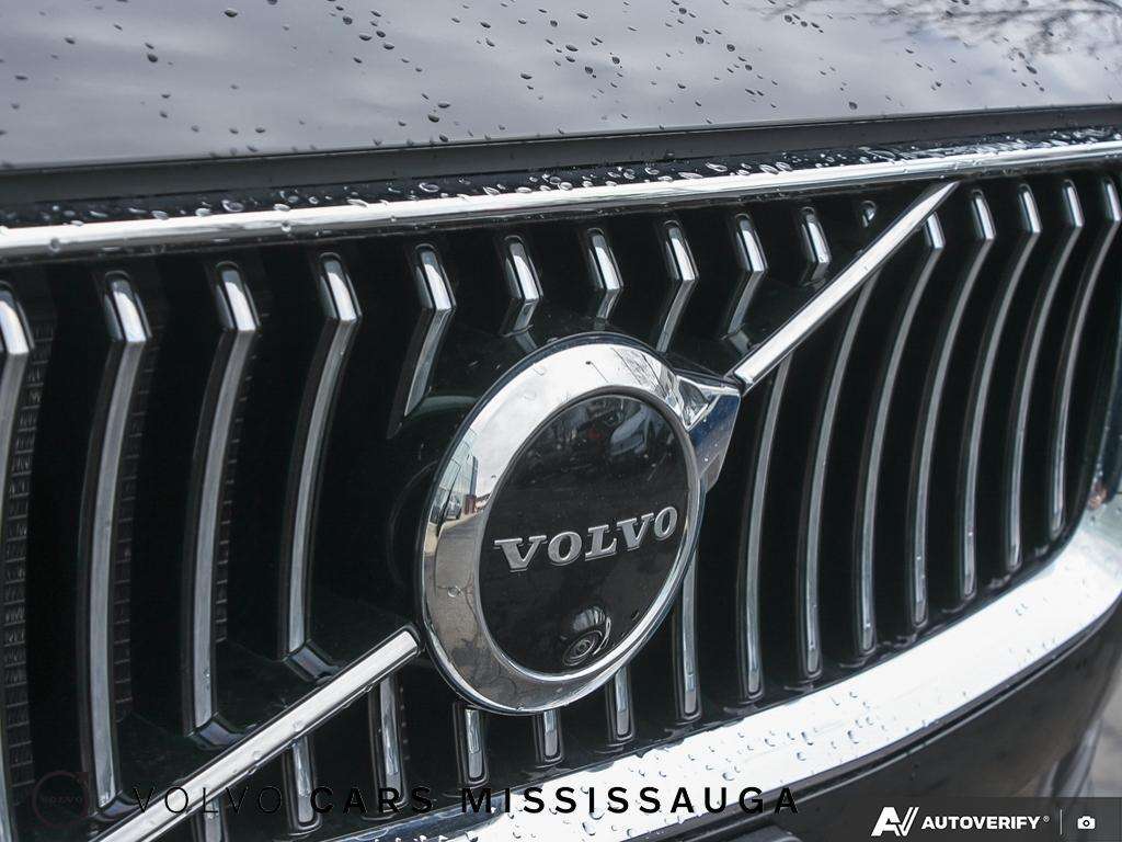 2022 Volvo XC90 Momentum thumb 9