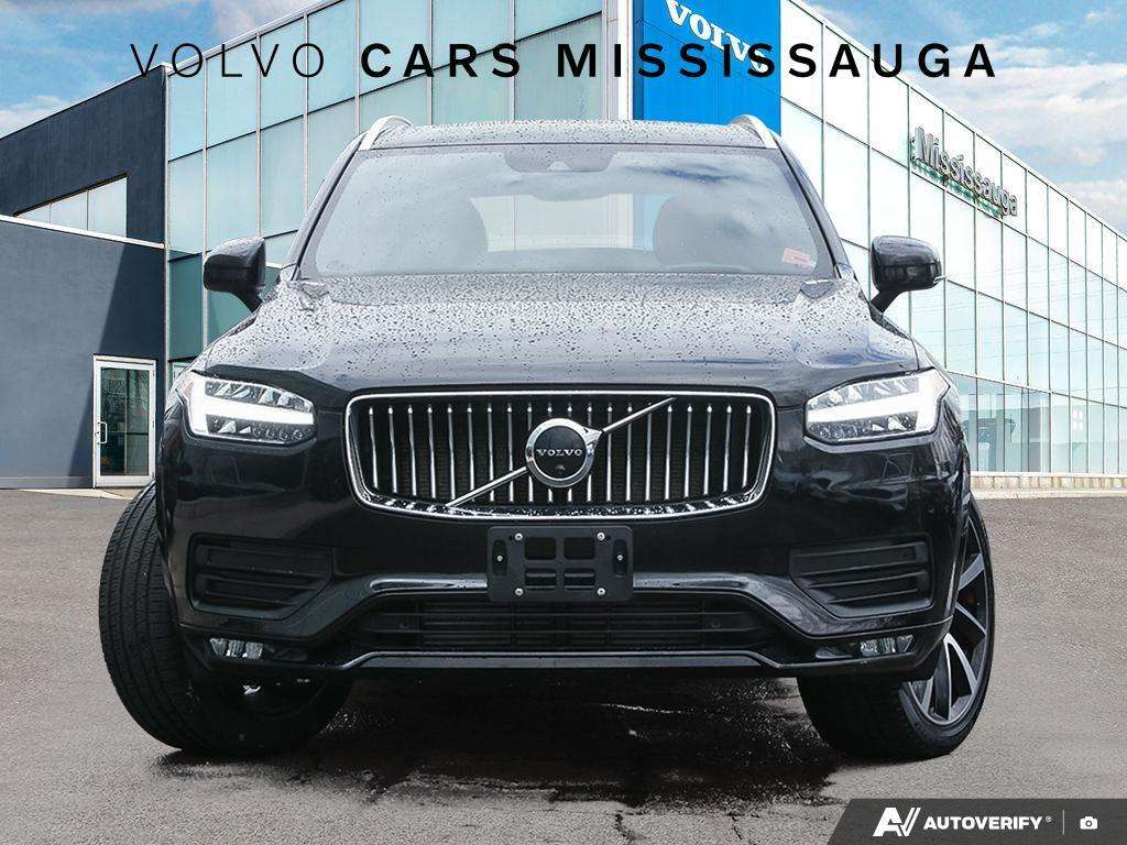 2022 Volvo XC90 Momentum alt 2
