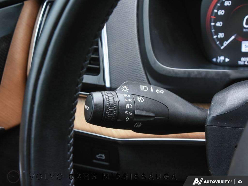 2022 Volvo XC90 Momentum thumb 16