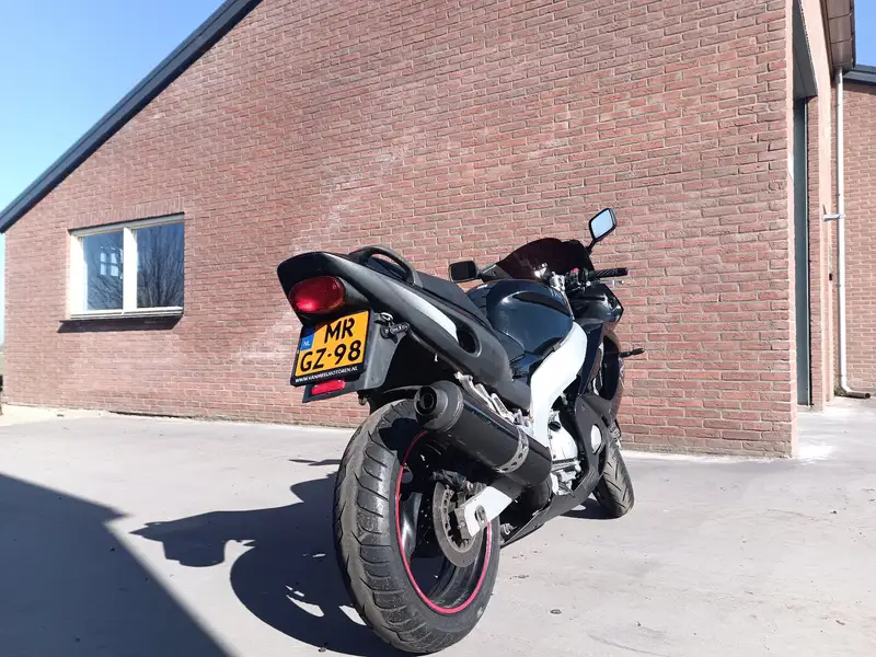 Yamaha YZF 600 - foto 8