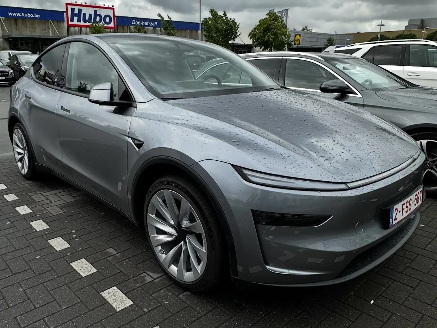 Tesla Model Y Model Y Long Range Dual Motor AWD Plateado - 1