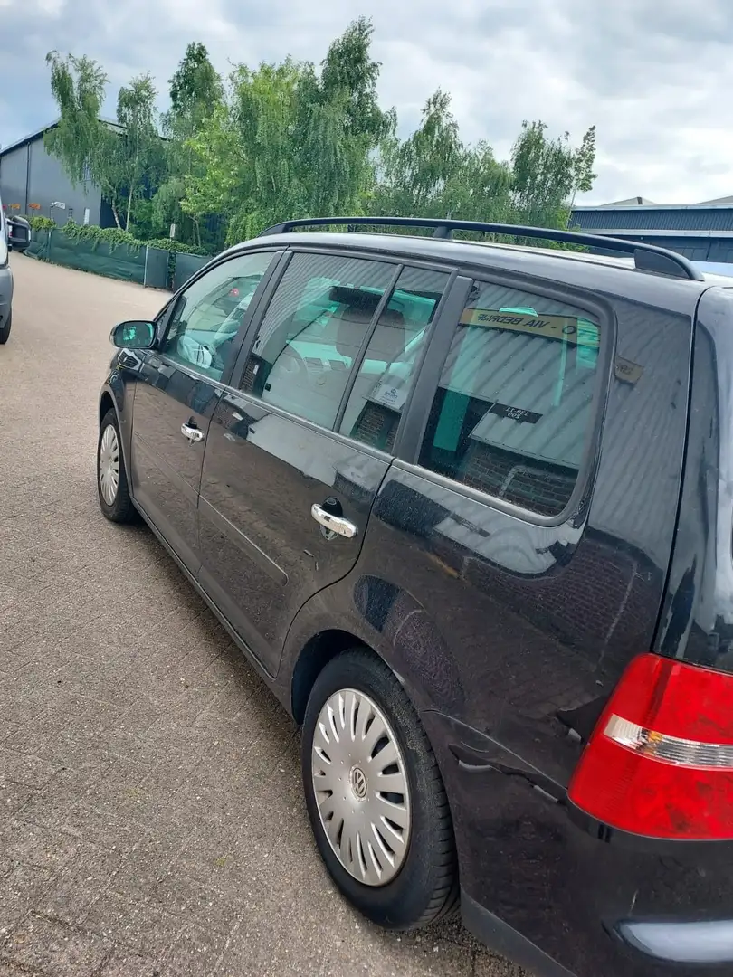 Volkswagen Touran 2.0-16V FSI Trendl. Zwart - 2