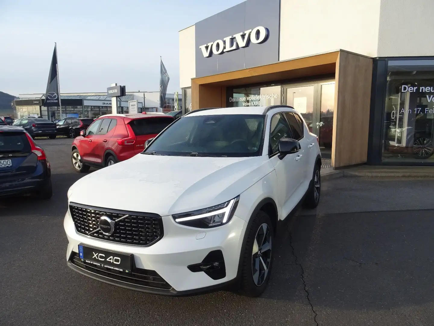 Volvo XC40 B3 Plus Dark 2WD Weiß - 1