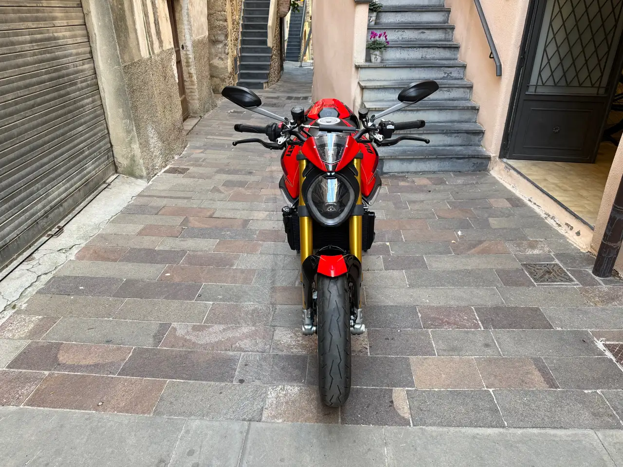 Ducati Monster 937