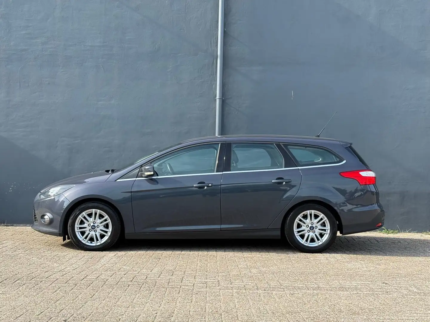 Ford Focus VERKOCHT!!! Grijs - 2