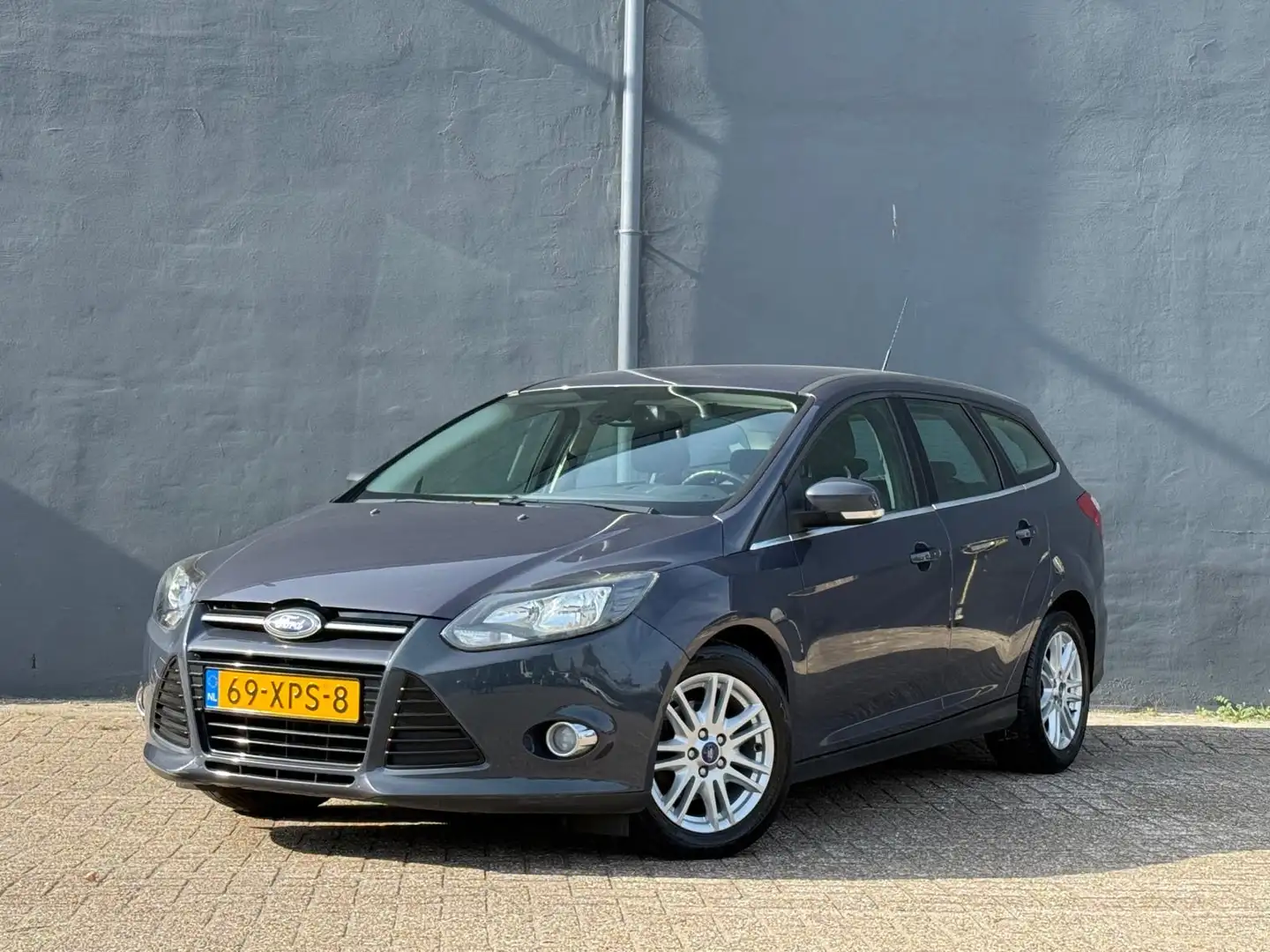 Ford Focus VERKOCHT!!! Grijs - 1