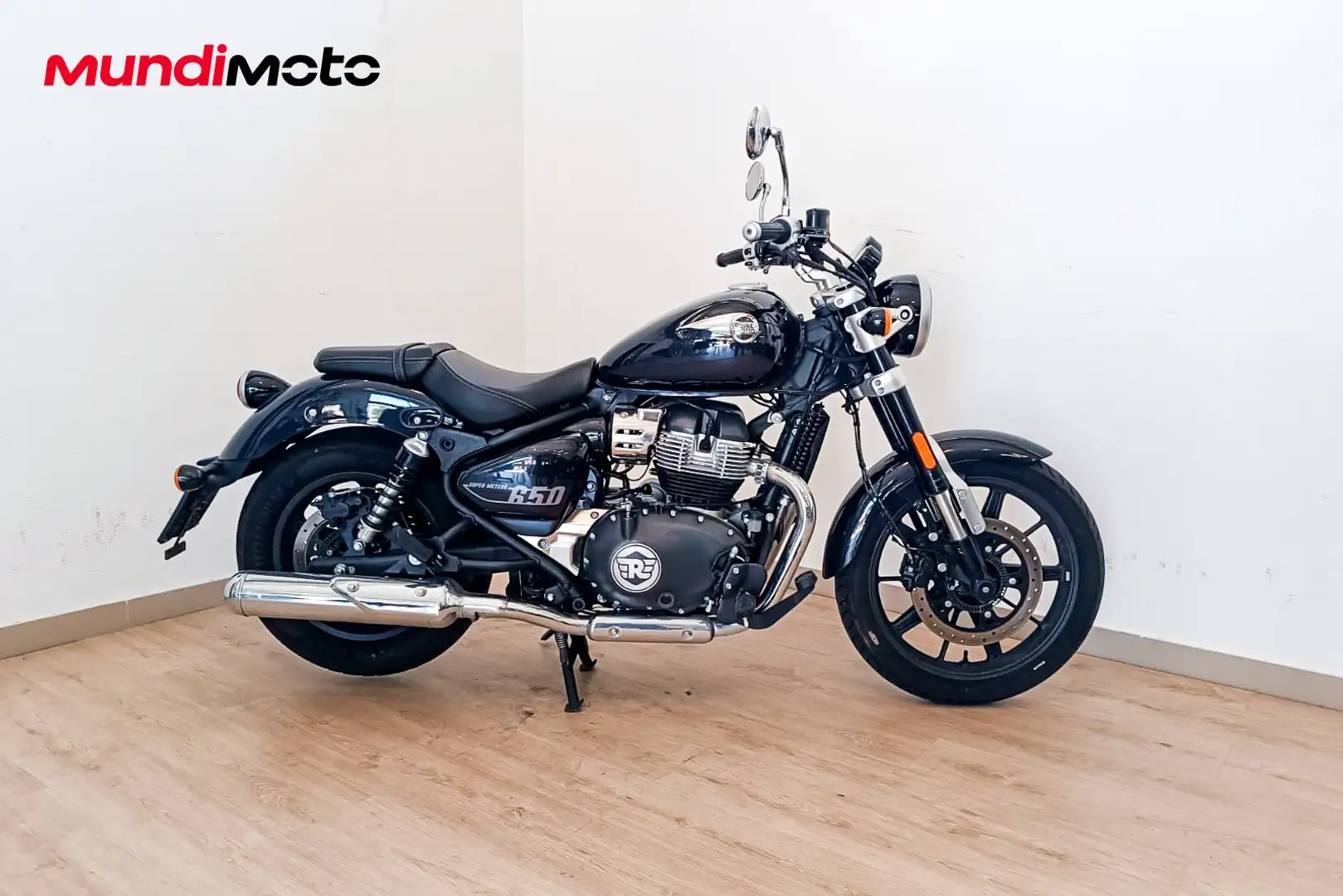 Royal Enfield Super Meteor 650 - 1