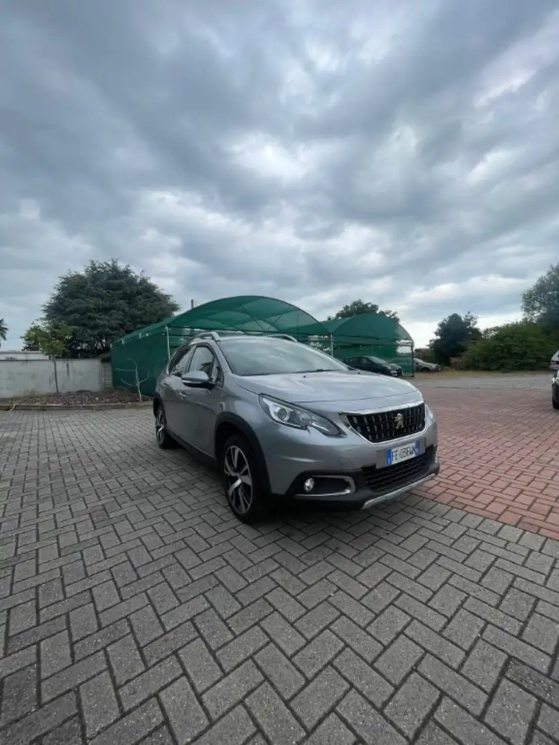 Peugeot 2008 1° serie PureTech 82 Allure Šedá - 1
