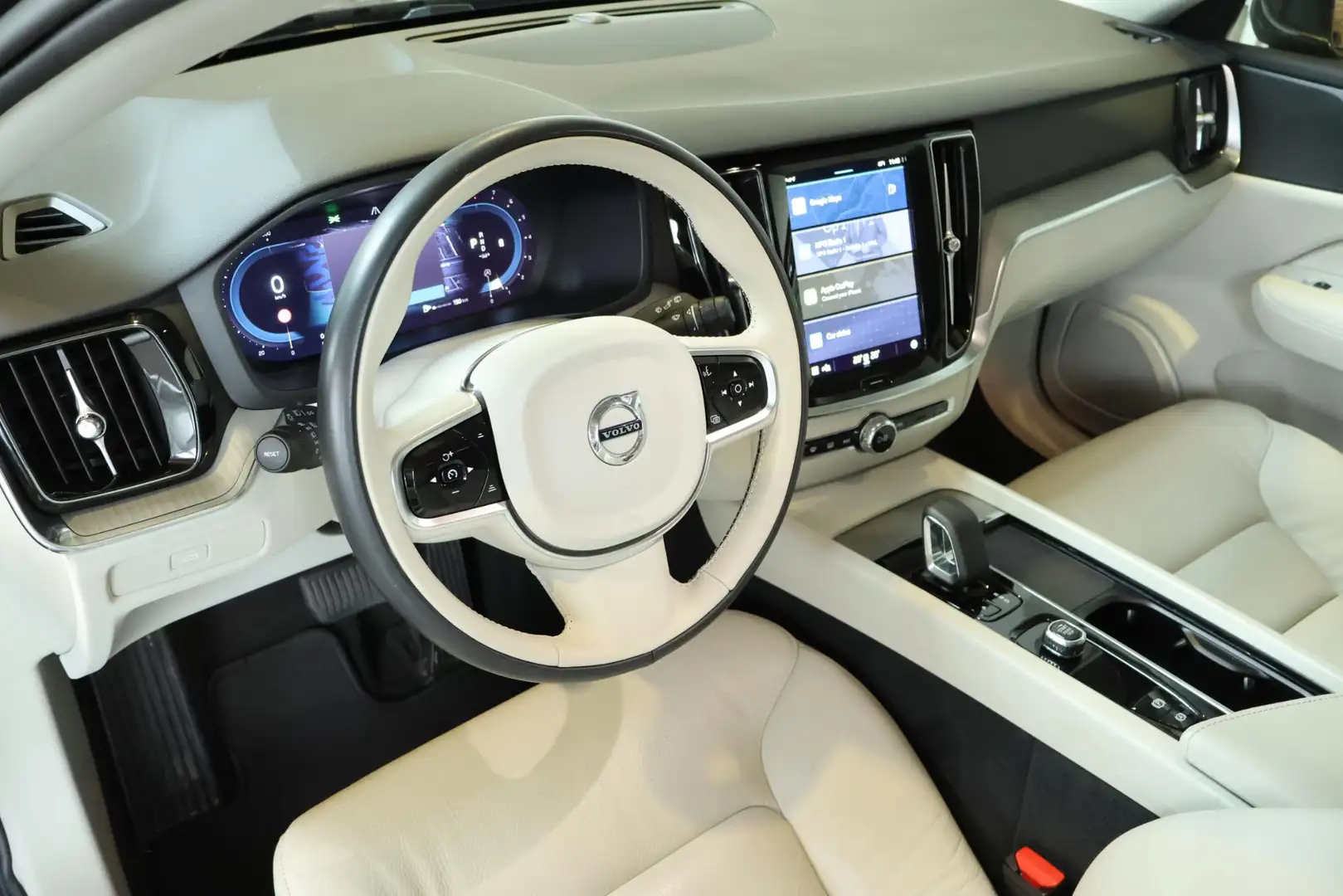 Volvo V60 B4 Core | Blond Lederen bekleding | Adaptive Cruis Grau - 2