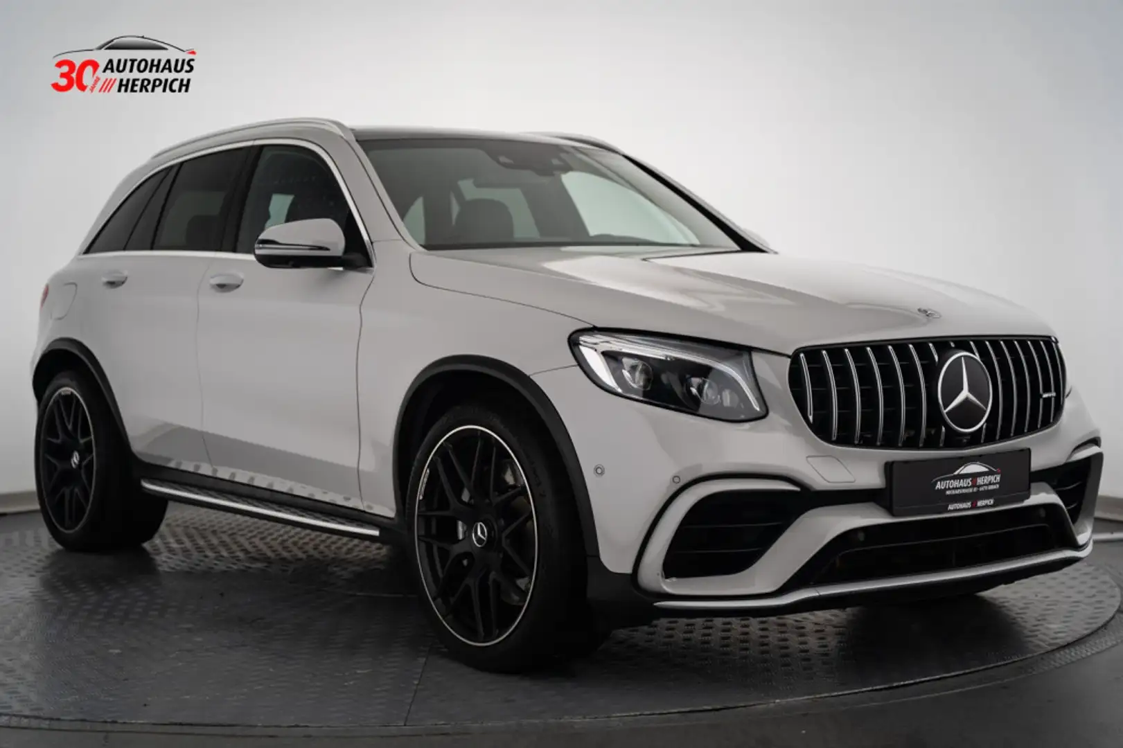Mercedes-Benz GLC 63 AMG PANO HUD LED AHK KAM ACC Performance Grau - 1