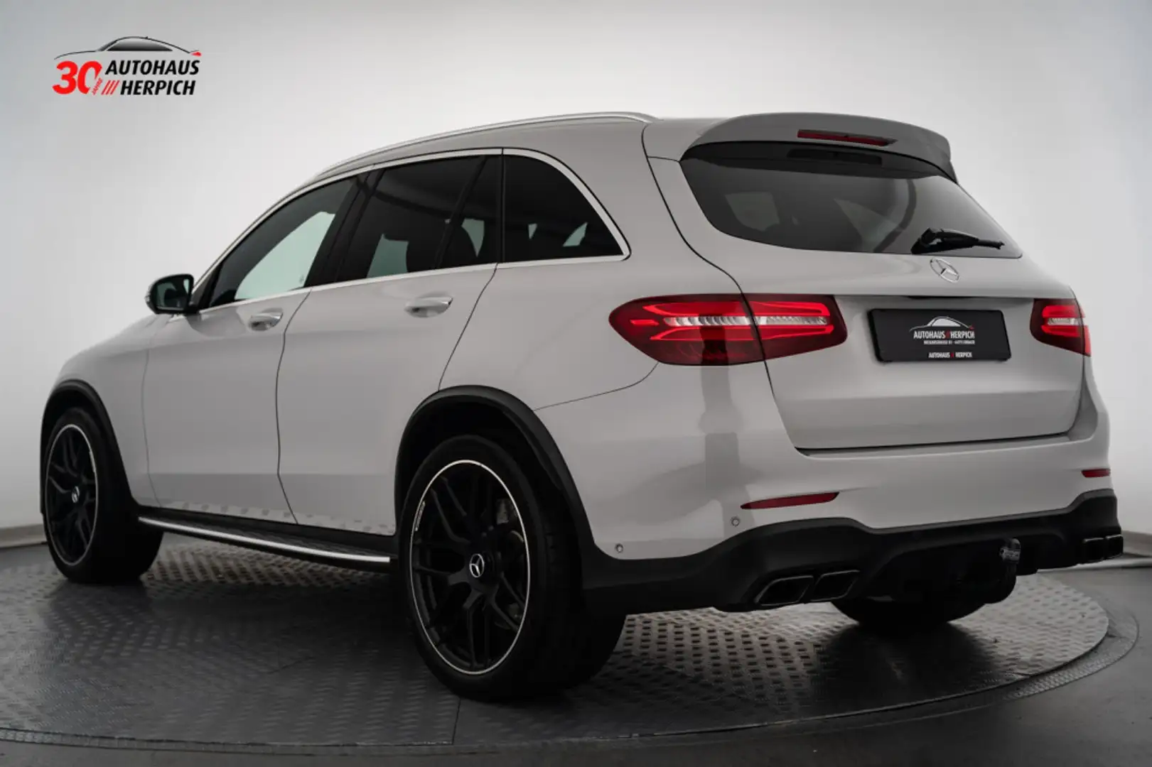 Mercedes-Benz GLC 63 AMG PANO HUD LED AHK KAM ACC Performance Grau - 2