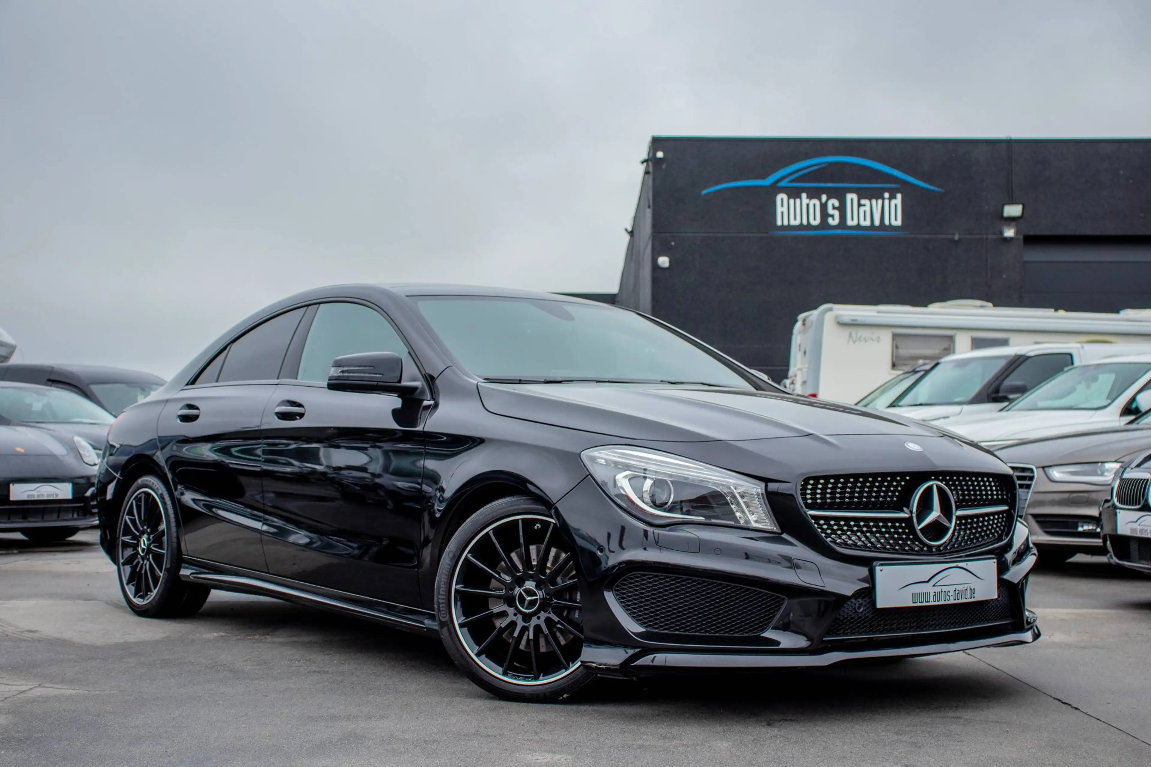 Mercedes-Benz CLA 250 AMG-Line / HISTORIEK / LEDER / CAMERA / ZETELVERWARMING / PANO DAK / BI-XENON