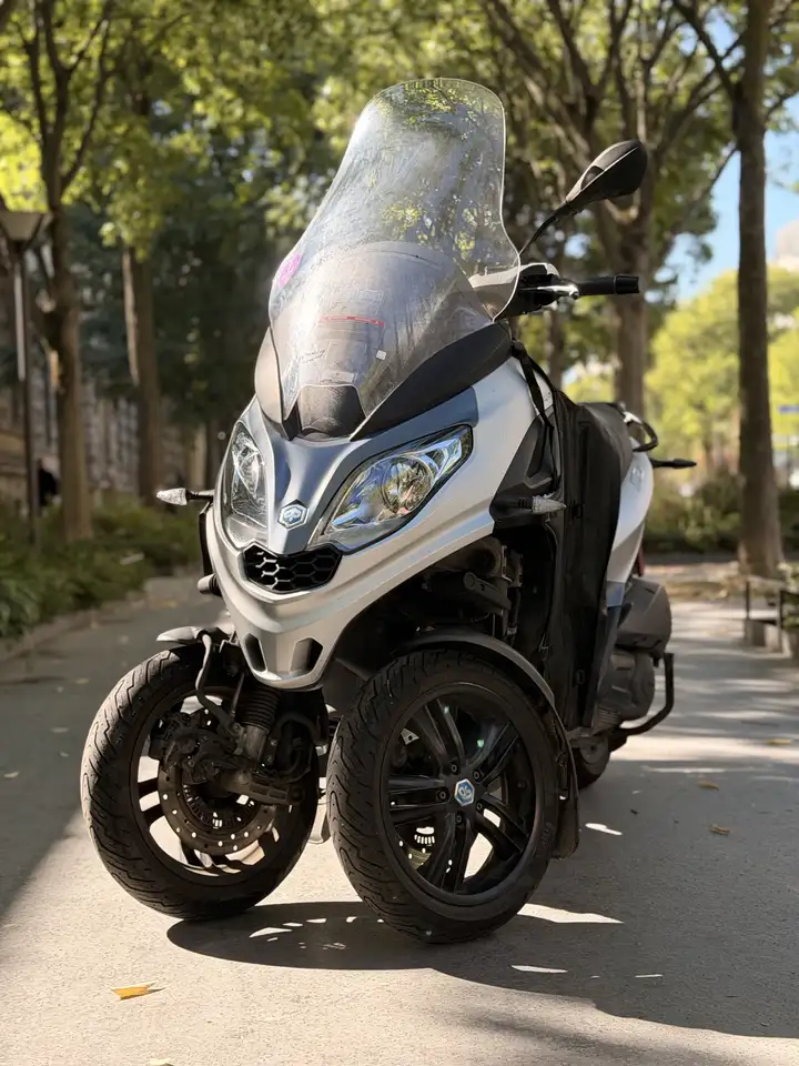 Piaggio MP3 300