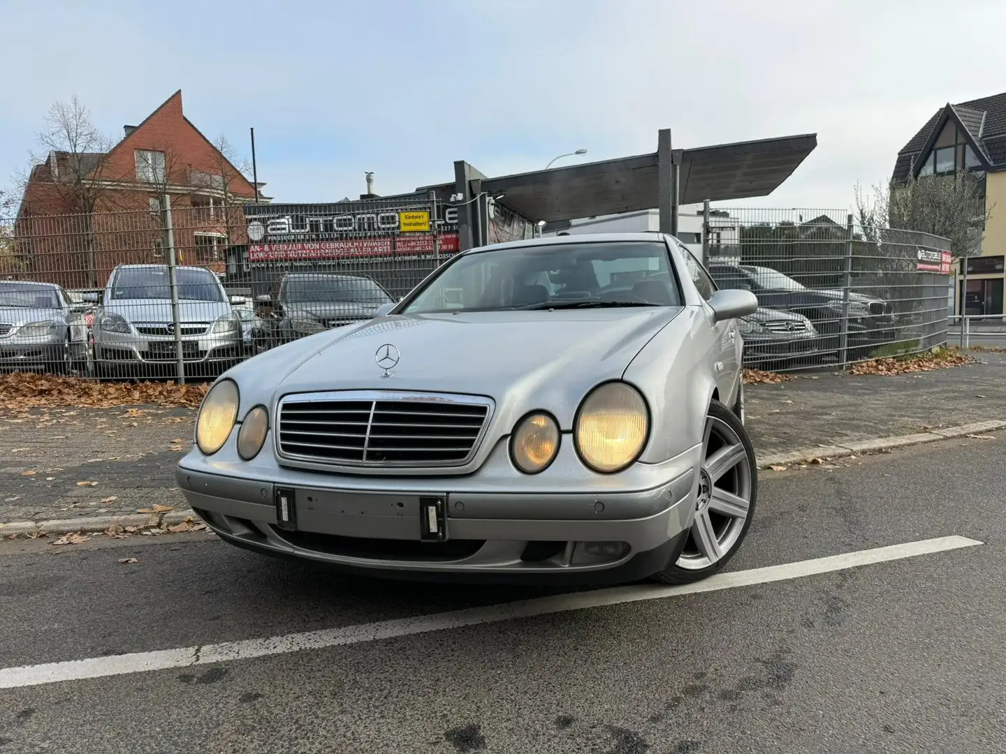 Mercedes-Benz CLK 230 CLK230 Kompressor Elegance*3.Hand*TÜV&ServiceNE Silber - 1