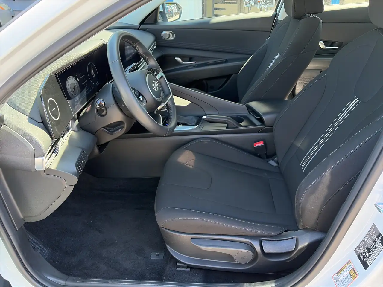 Hyundai ELANTRA снимка Hyundai ELANTRA