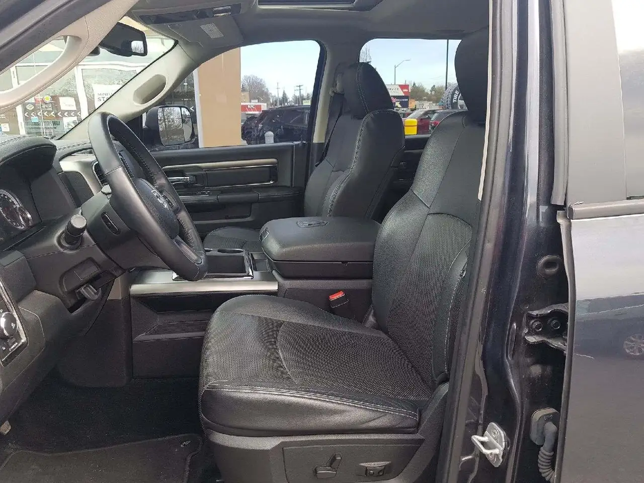 RAM 1500 снимка RAM 1500