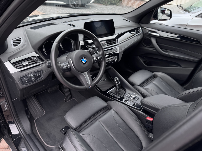 BMW X1 xDrive20i M-Sportstuur | HUD | 4x4 | BTW-Auto | Sp — photo 4