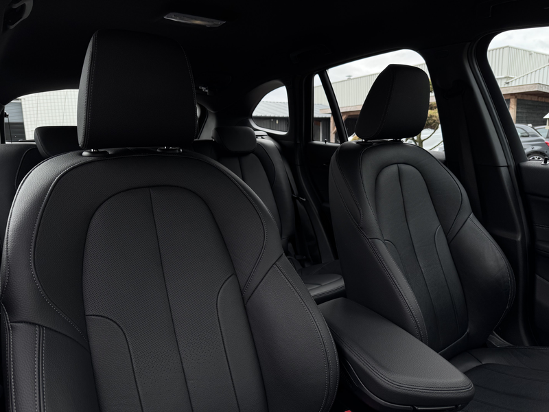 BMW X1 xDrive20i M-Sportstuur | HUD | 4x4 | BTW-Auto | Sp — photo 46