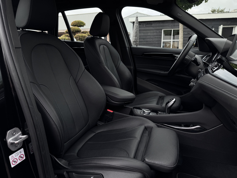 BMW X1 xDrive20i M-Sportstuur | HUD | 4x4 | BTW-Auto | Sp — photo 45