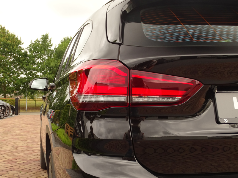 BMW X1 xDrive20i M-Sportstuur | HUD | 4x4 | BTW-Auto | Sp — photo 16
