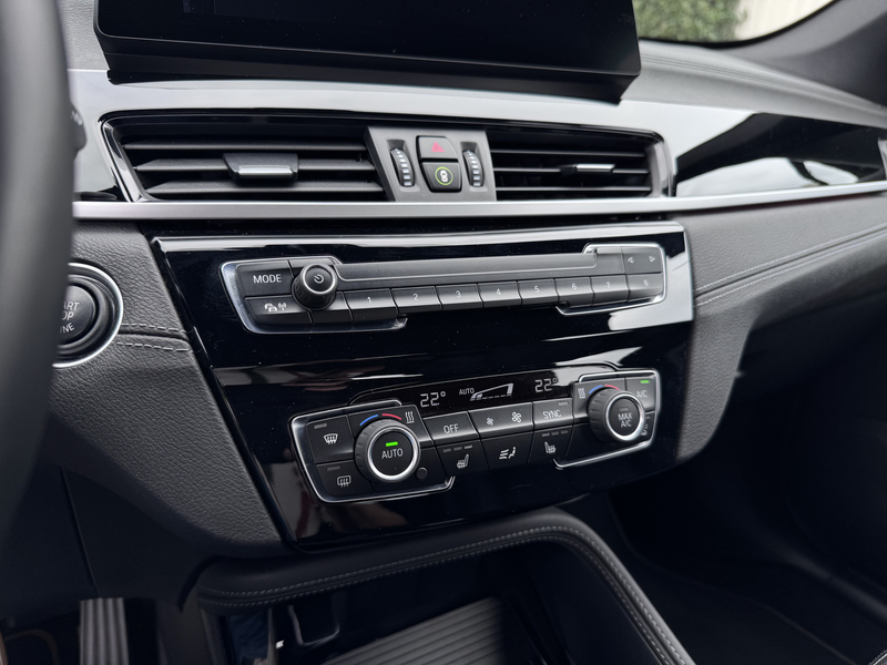 BMW X1 xDrive20i M-Sportstuur | HUD | 4x4 | BTW-Auto | Sp — photo 36