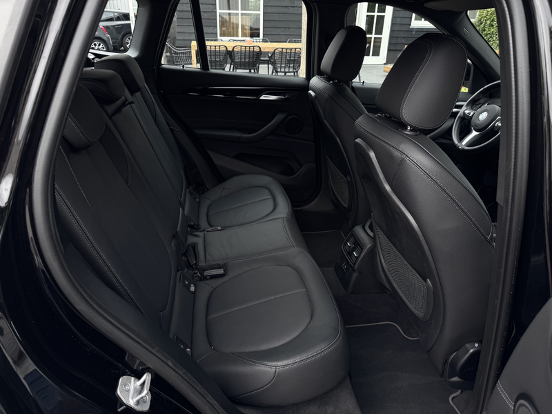 BMW X1 xDrive20i M-Sportstuur | HUD | 4x4 | BTW-Auto | Sp — photo 44
