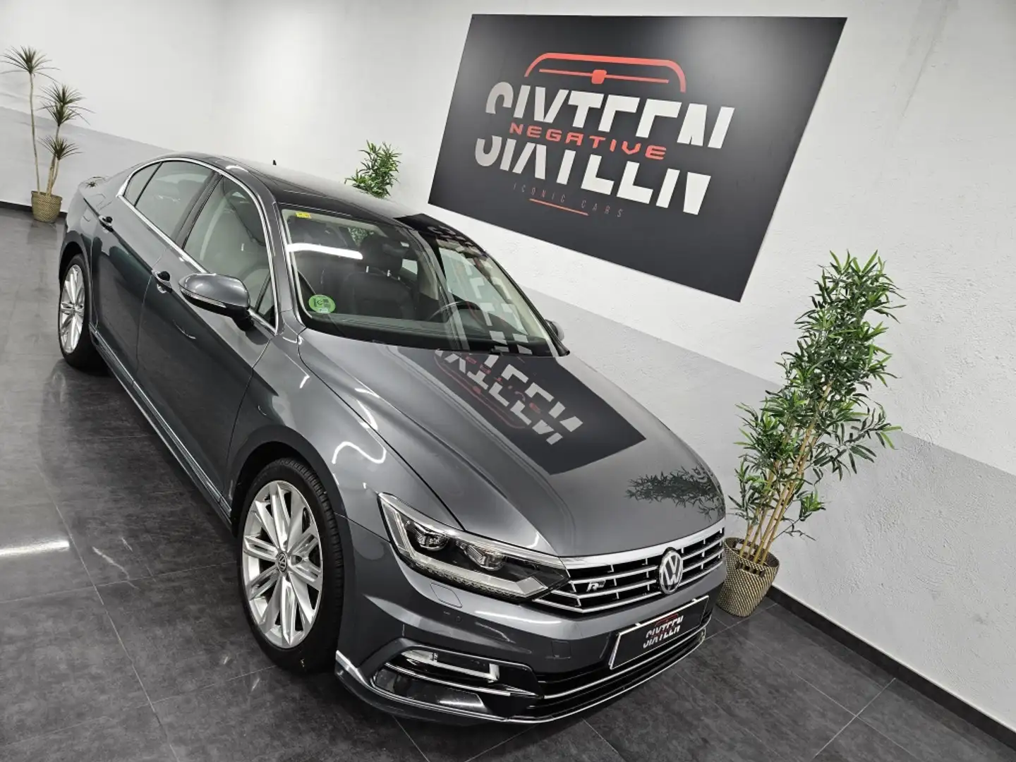 Volkswagen Passat 1.4 TSI ACT Sport 110kW Gris - 1