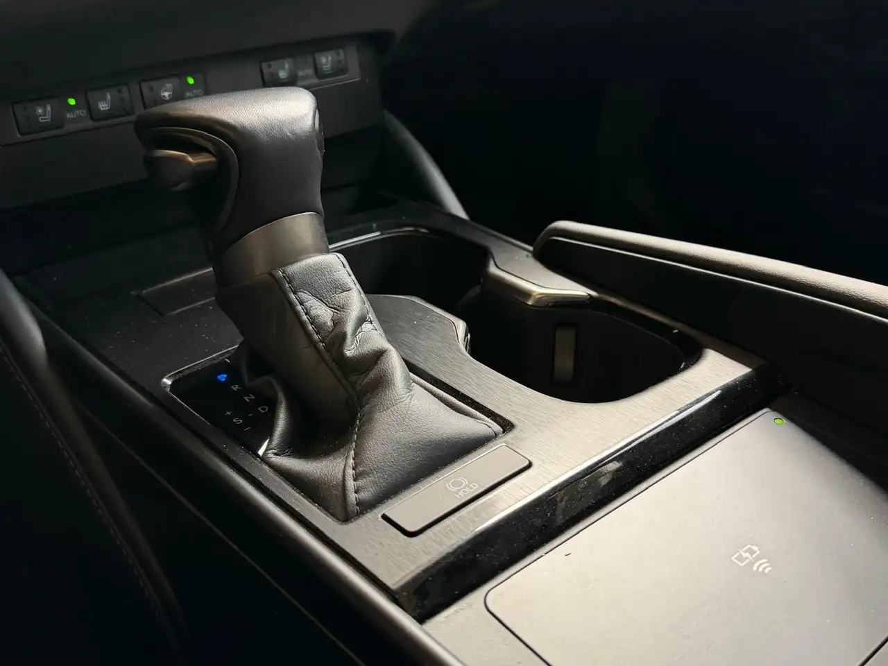 Lexus ES снимка Lexus ES