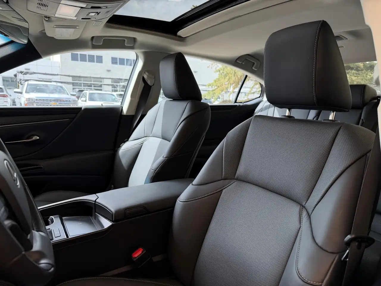 Lexus ES снимка Lexus ES
