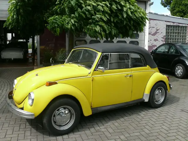 Volkswagen Käfer 1302 Cabriolet71 gelb