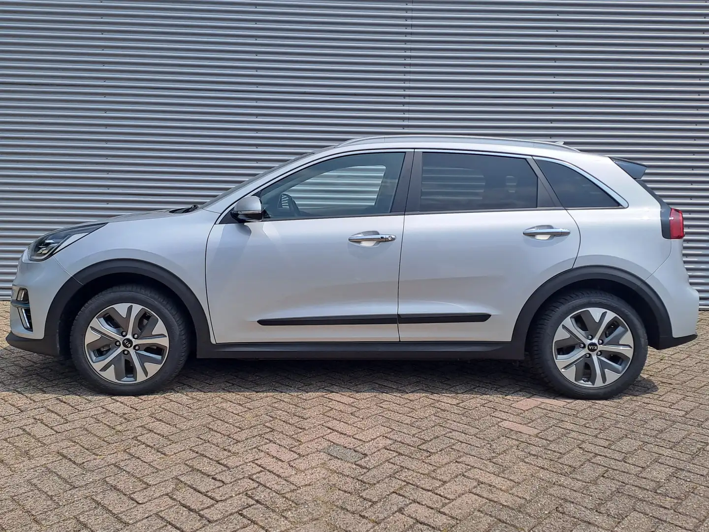 Kia e-Niro ExecutiveLine 64 kWh Stoelverkoeling + stoelverwar Grijs - 2