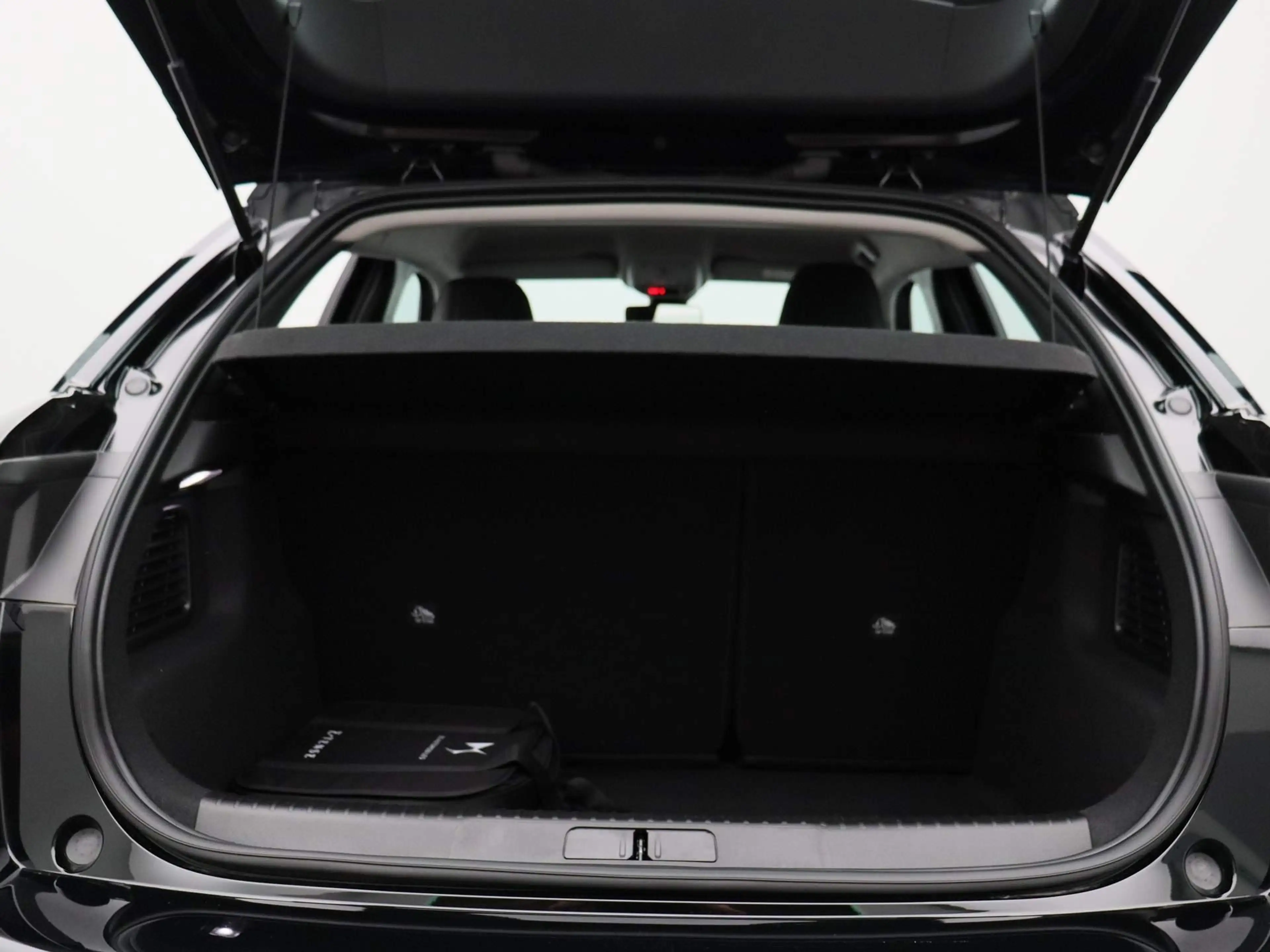 DS Automobiles DS 3 E-Tense Performance Line 54 kWh | Navi | ECC | PDC — photo 13