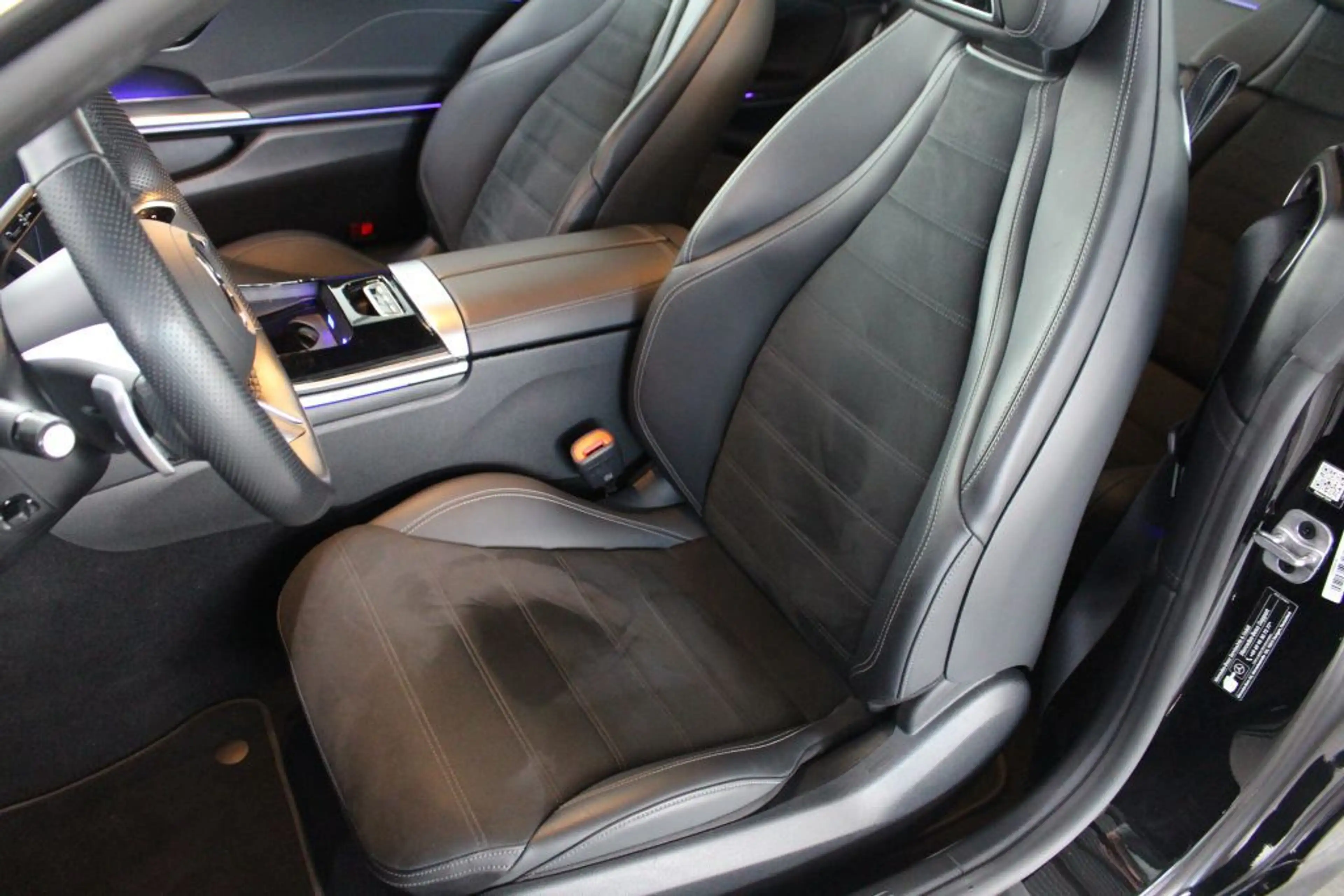 Mercedes-Benz CLE 200 AMG Adv + Cabriolet LED AIRSCARF AIRCAP — photo 6