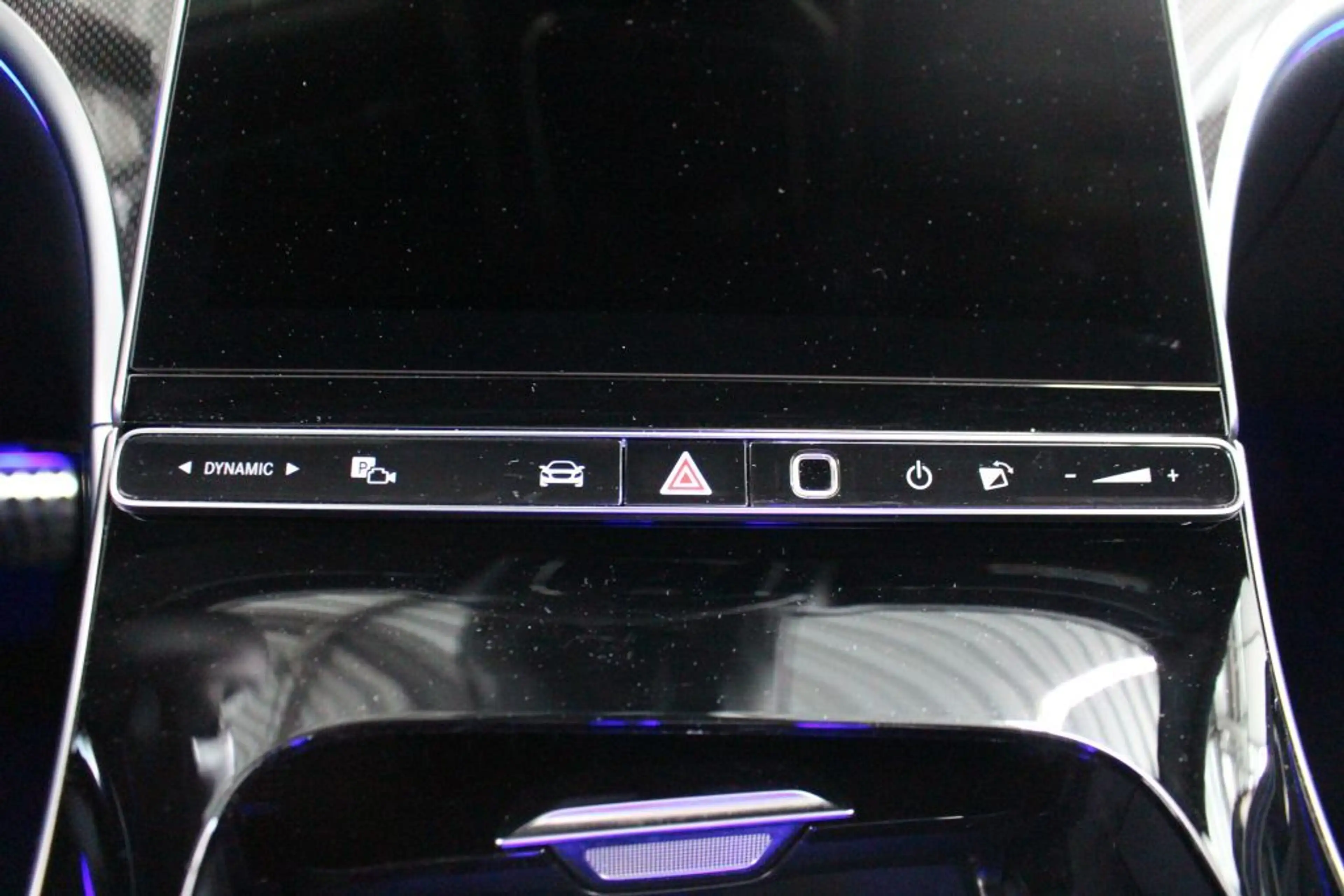 Mercedes-Benz CLE 200 AMG Adv + Cabriolet LED AIRSCARF AIRCAP — photo 13